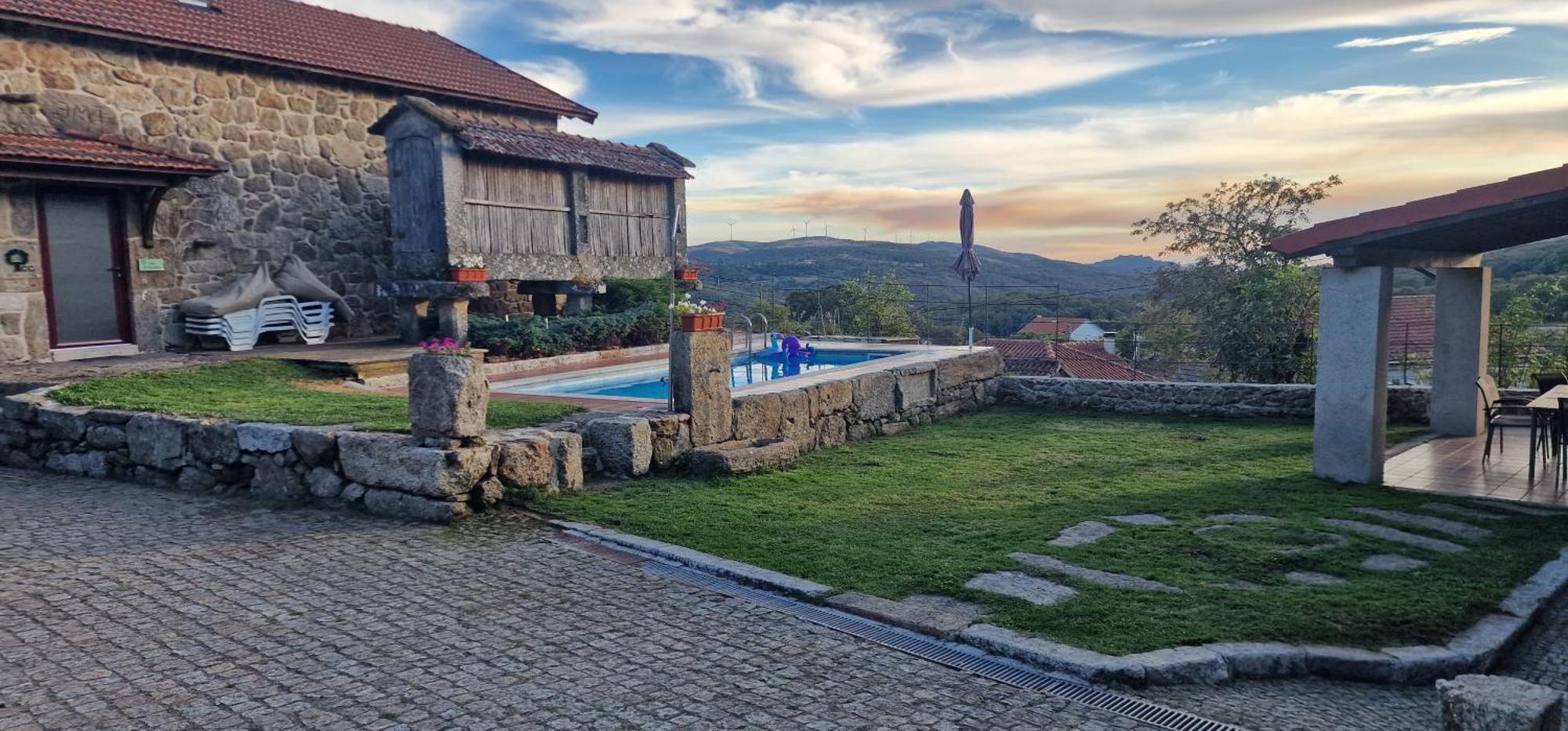 Casa Entre-Palheiros E Casa Do Canastro Монталегре Екстериор снимка